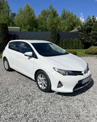 toyota auris pisz Toyota Auris cena 52000 przebieg: 151000, rok produkcji 2015 z Pisz